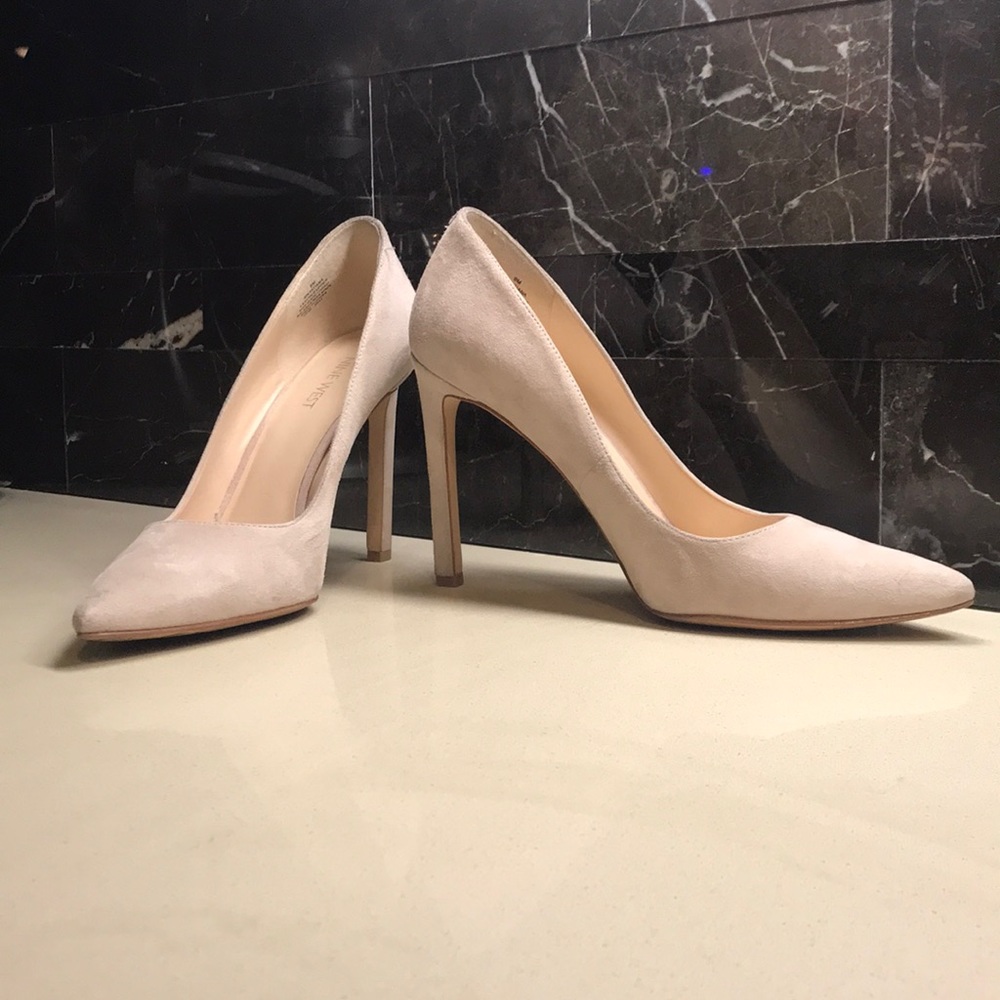 Tatiana Pointy Toe Pump natural suede